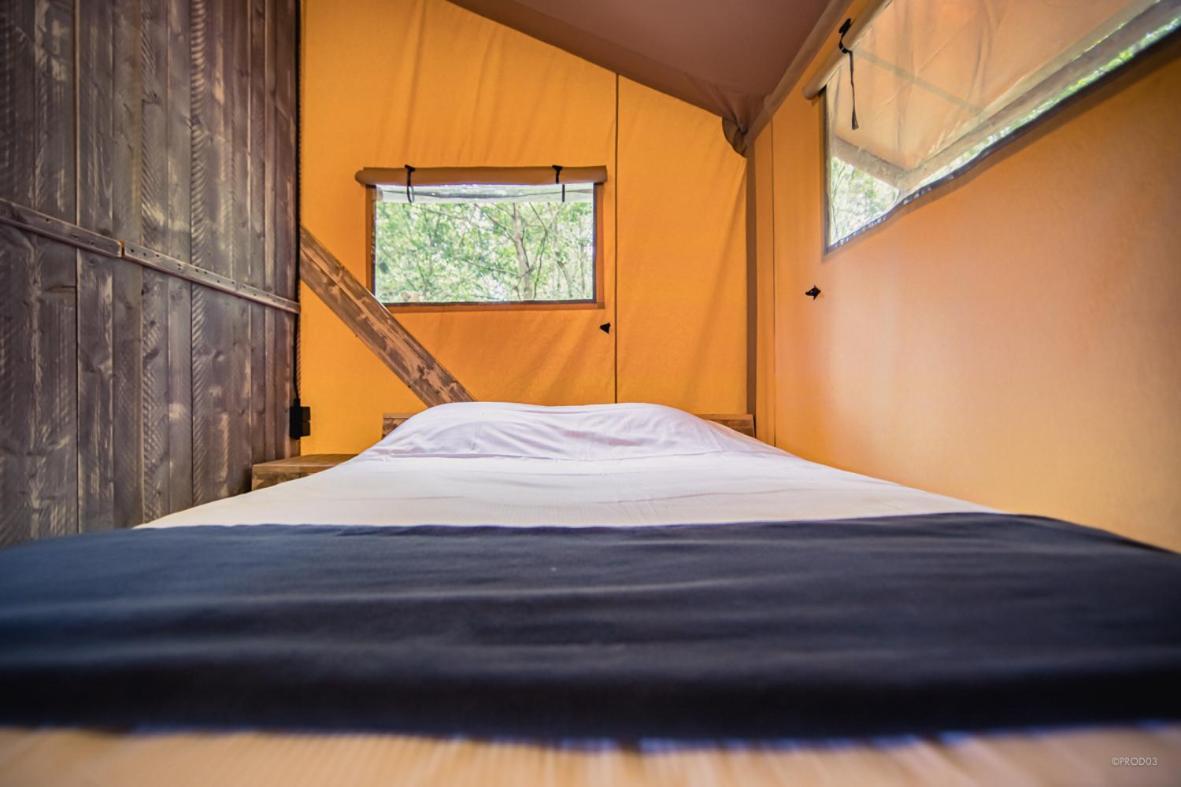 Tente Lodge Jacuzzi Privatif En Pleine Nature Thiel-sur-Acolin Exterior foto