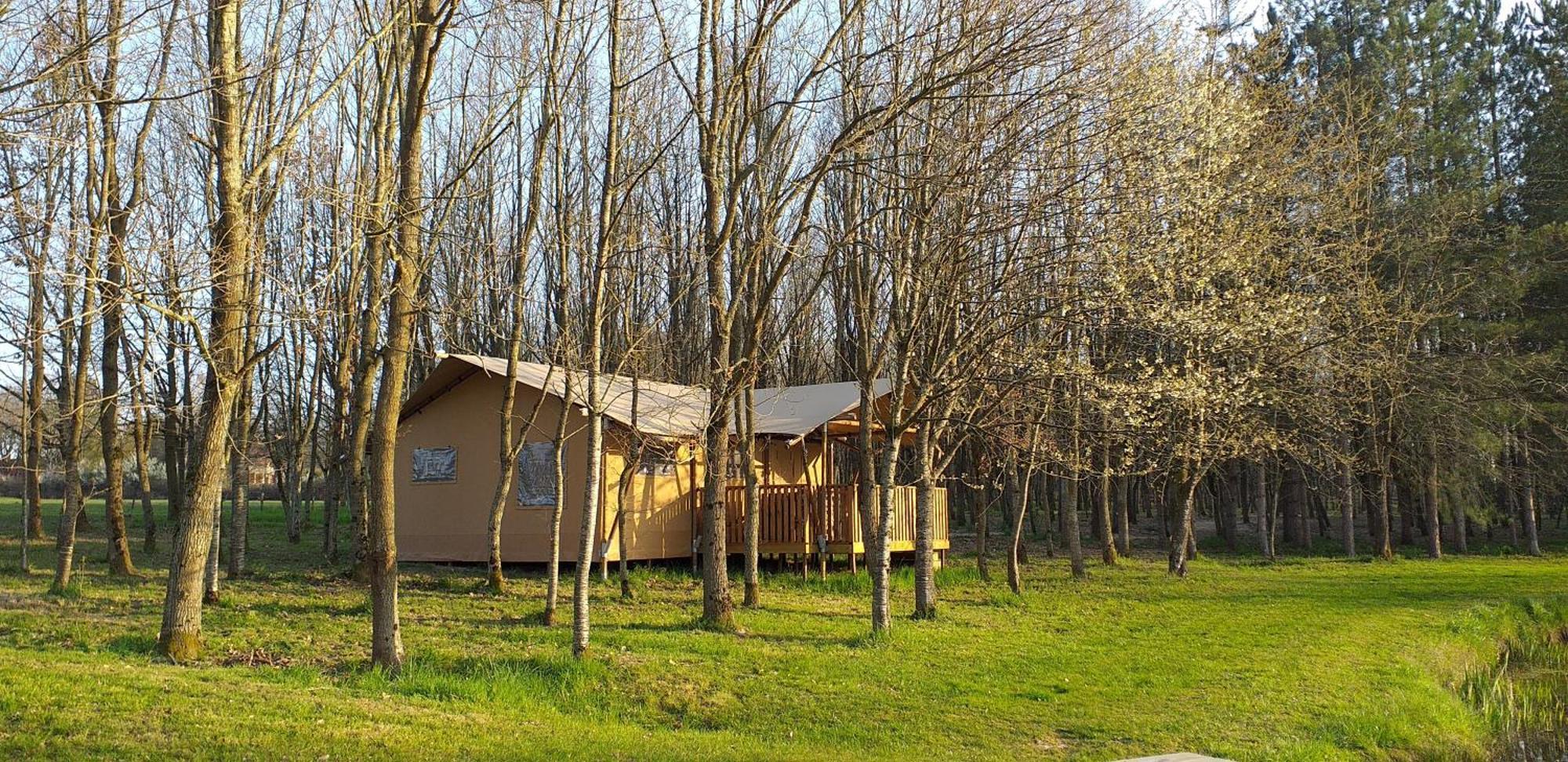 Tente Lodge Jacuzzi Privatif En Pleine Nature Thiel-sur-Acolin Exterior foto