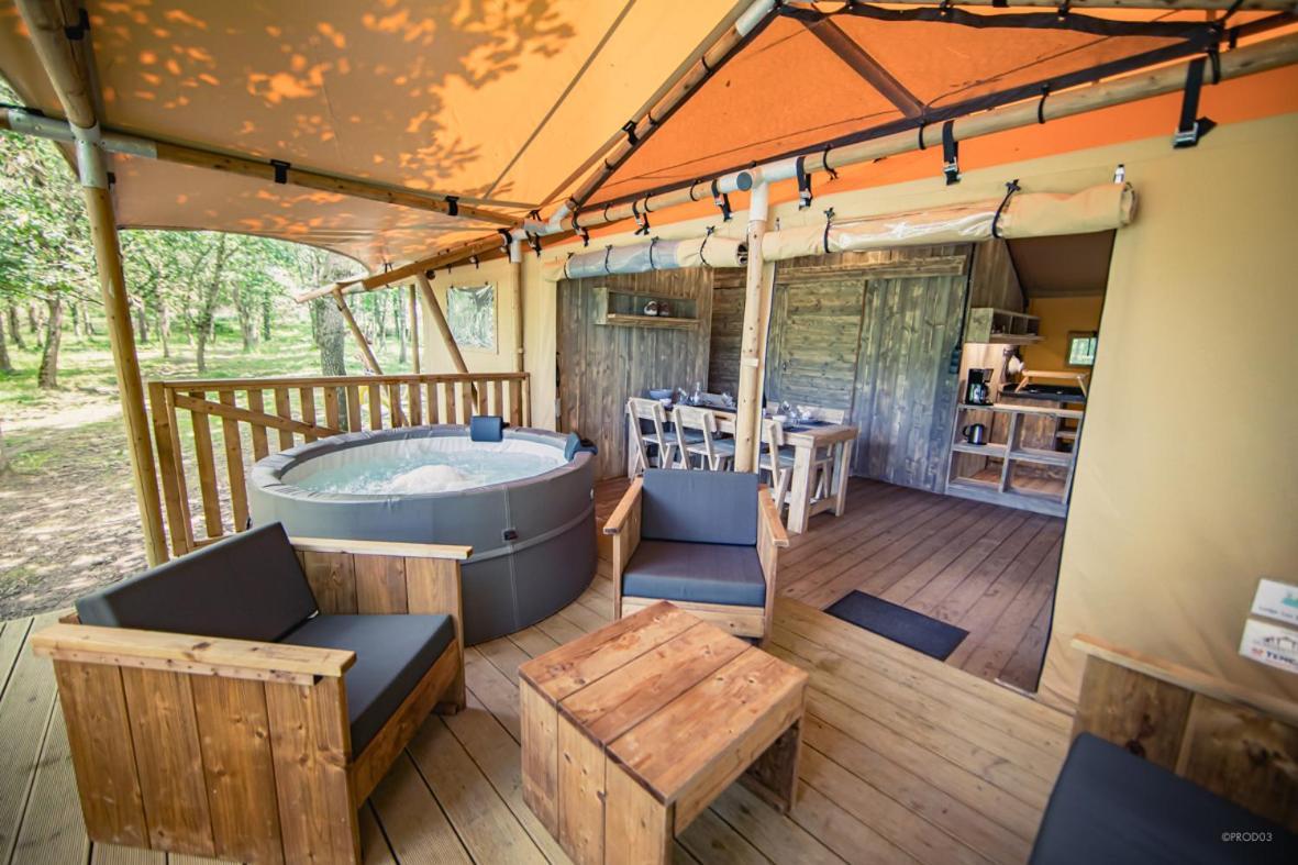 Tente Lodge Jacuzzi Privatif En Pleine Nature Thiel-sur-Acolin Exterior foto